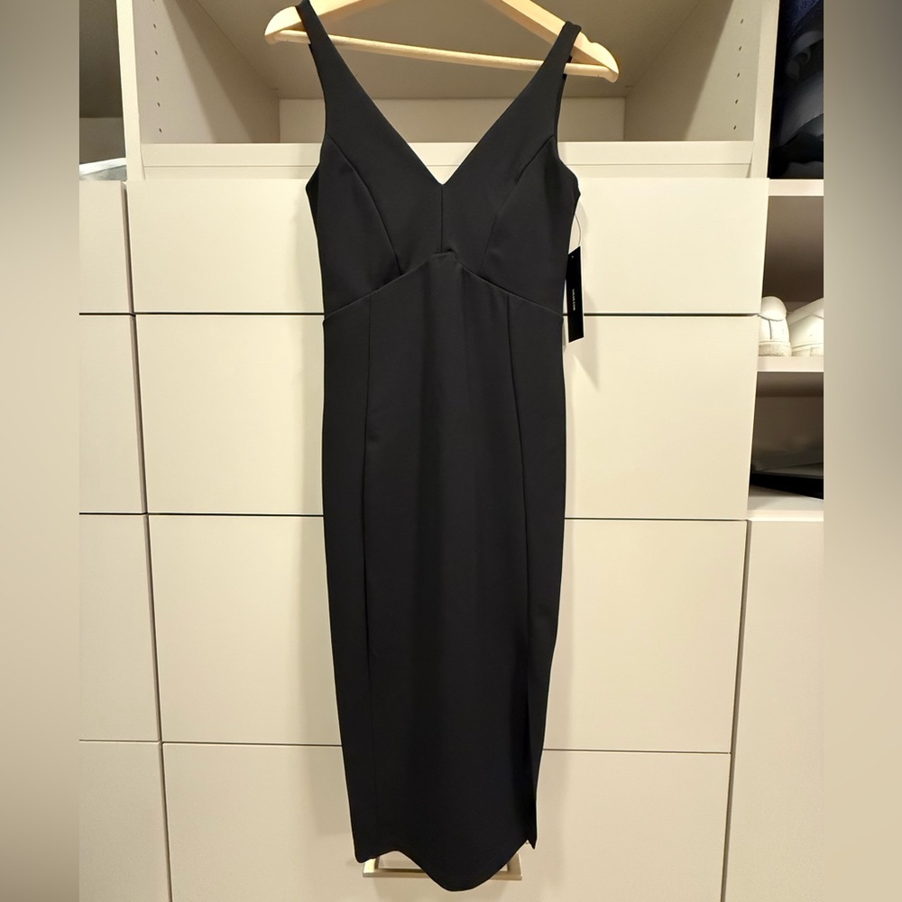 Elegant Black Sleeveless Dress